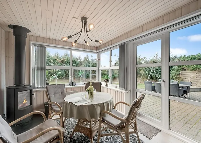 Geert - 900m From The Sea By Interhome