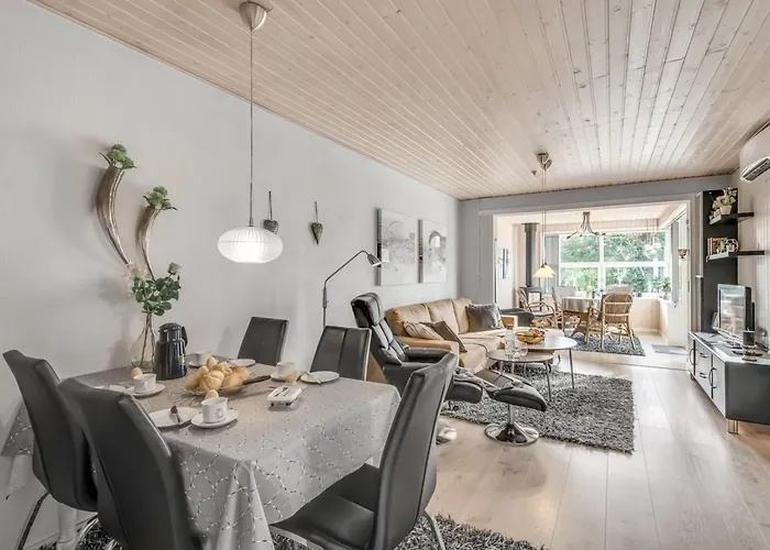 Holiday home Geert - 900m From The Sea By Interhome