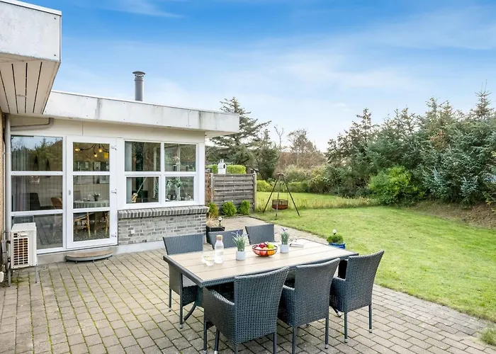 Holiday home Geert - 900m From The Sea By Interhome *